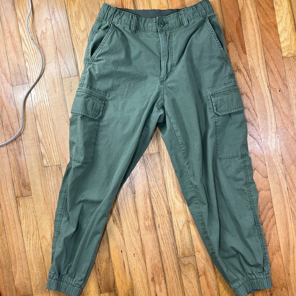 UNIQLO Army Green Cargo Pants